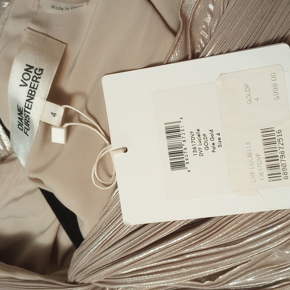 Dress - Picture 7 of 8